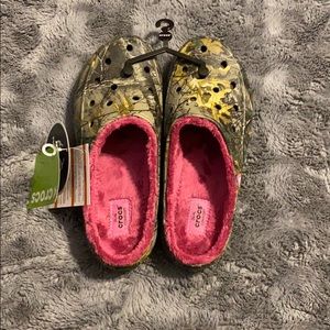 Women’s Fuzzy Crocs